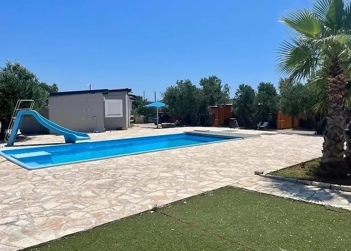 アパート Family-friendly With Swimming Pool Pirovac, Sibenik - 24299 *