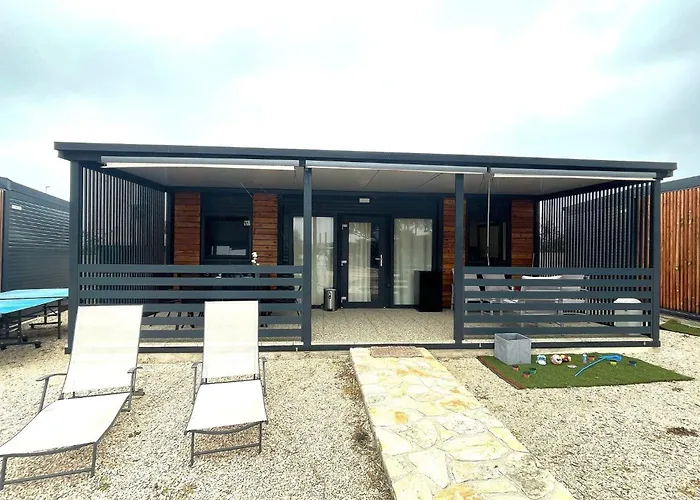 Family-friendly With Swimming Pool Pirovac, Sibenik - 24299 * ピロヴァッツ