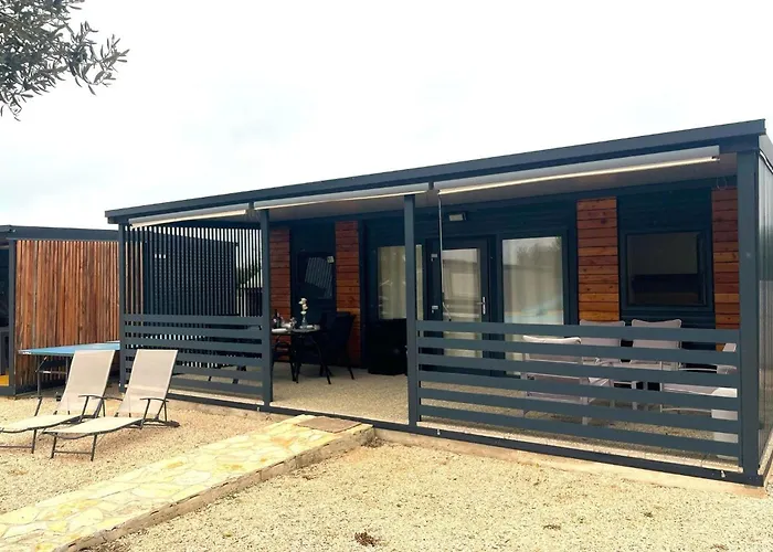 アパート Family-friendly With Swimming Pool Pirovac, Sibenik - 24299