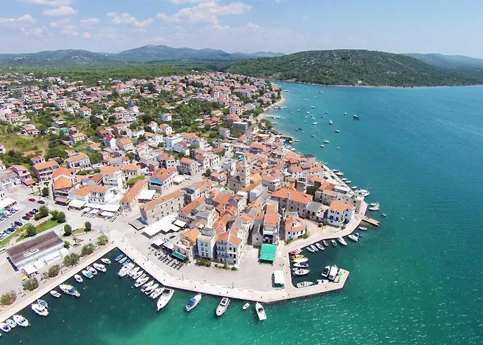 Family-friendly With Swimming Pool Pirovac, Sibenik - 24299 * Pirovac