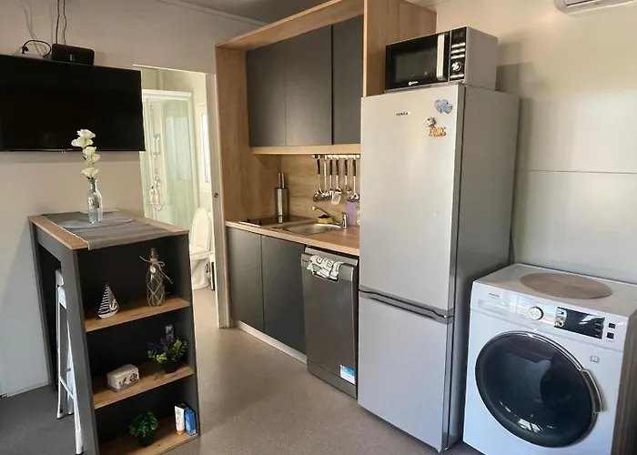 Family-friendly With Swimming Pool Pirovac, Sibenik - 24299 Daire Pirovac